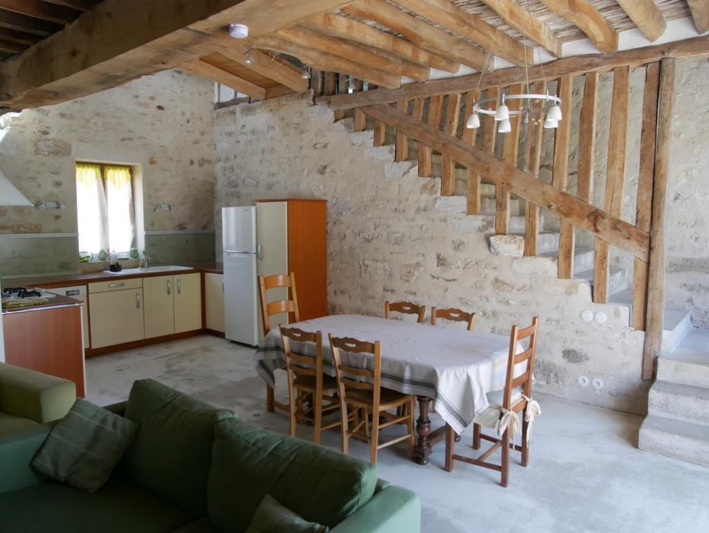Gites De La Grande Ferme Avernes Экстерьер фото